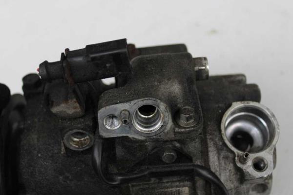 COMPRESSEUR DE CLIMATISATION VW - Vue 2